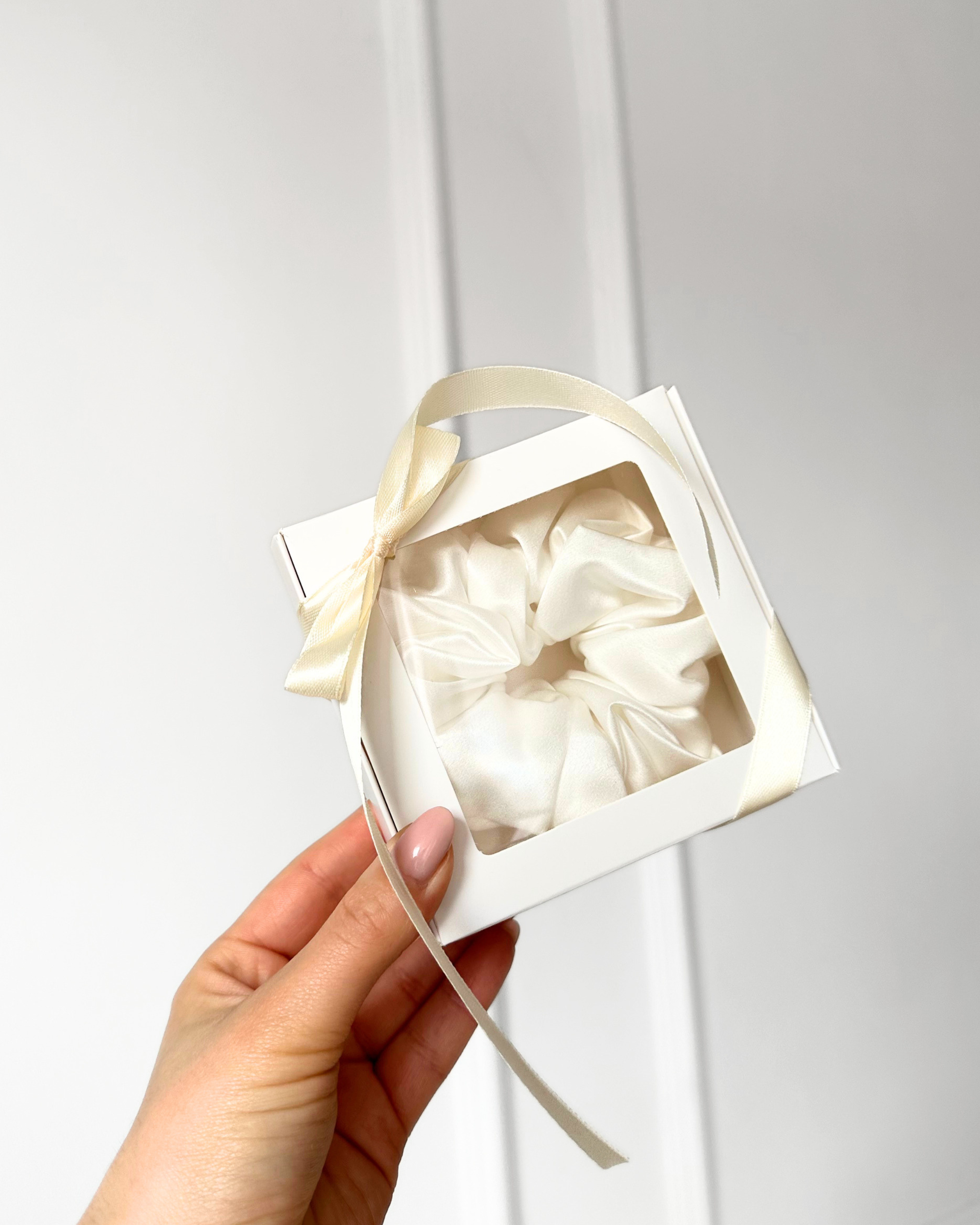 Mini Box Scrunchie - Biały