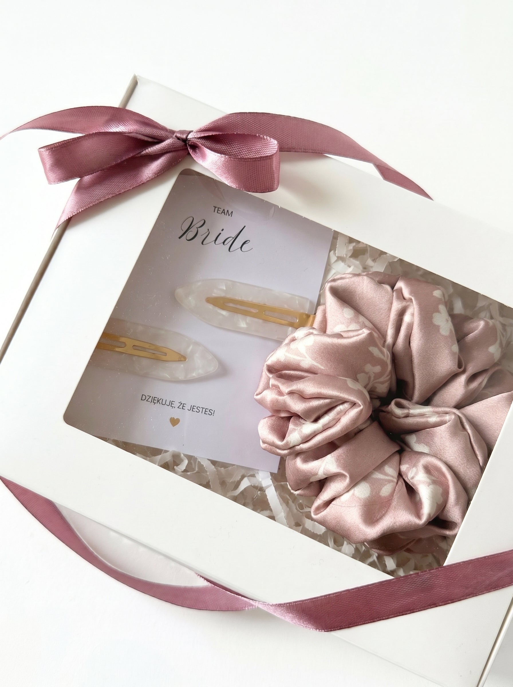 Podziękowania na Wieczór Panieński - Giftbox Kwiaty na różowym tle