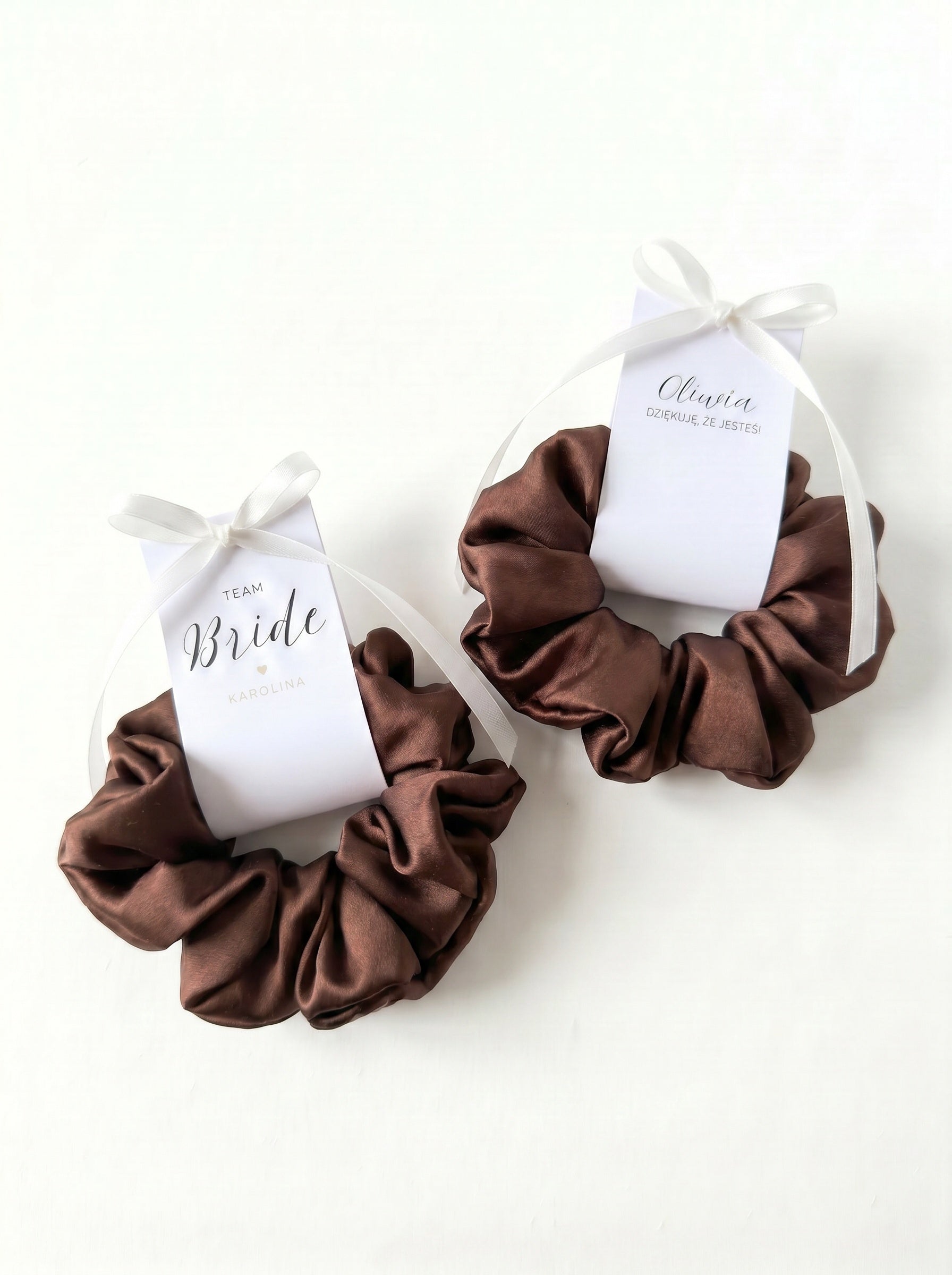Podziękowania na Wieczór Panieński - Scrunchie z etykietą - Brązowy