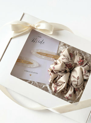 Podziękowania na Wieczór Panieński - Giftbox Kwiaty na kremowym tle